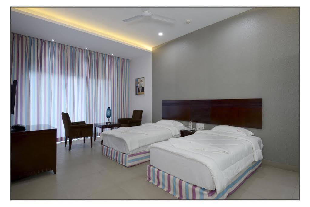 Oyo 710 Hotel Kshitij Pune Eksteriør billede