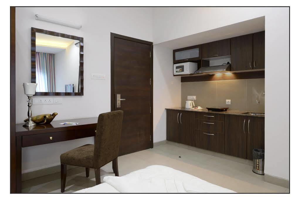 Oyo 710 Hotel Kshitij Pune Eksteriør billede