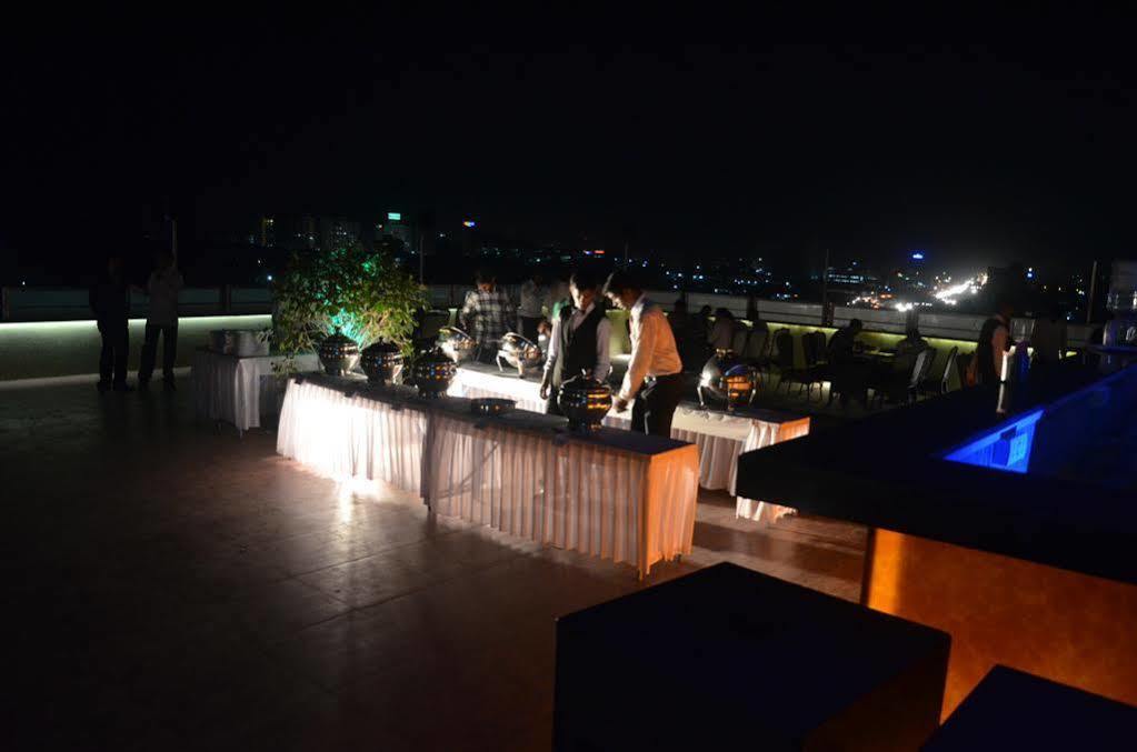 Oyo 710 Hotel Kshitij Pune Eksteriør billede